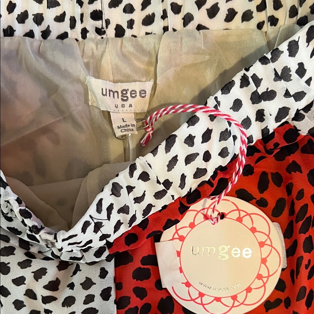 Umgee Red and Black Leopard Print Shorts - Picture 2 of 2